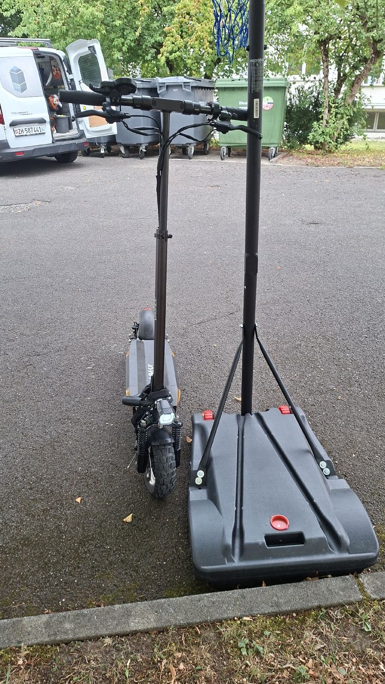 Scooters: Elektro-Scooter VMAX R25 Performance 2020 gebraucht – D'occasion à Rümlang par abd_6zst 2