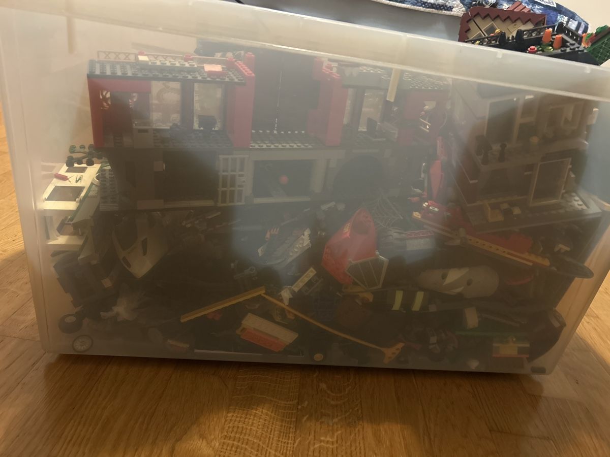 Lego Spielzeuge: 2 Riesen Kisten Lego – Gebraucht aus Zürich von til_2w9n 2