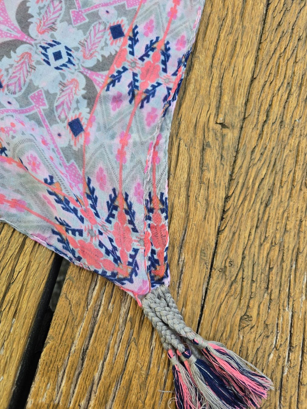Foulard & Sciarpe: Kleidung: Schal gemustert (mit Fransen) – Nuovo (secondo la descrizione) da Romanshorn venduto da Rachacha 1