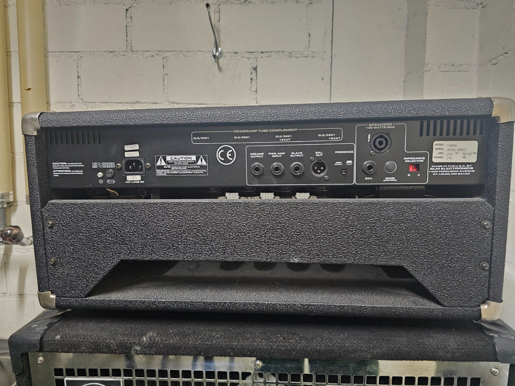 Ampeg Amplificateurs: Amplificatore Ampeg V-4B – D'occasion à Gnosca par .NUMA. 1