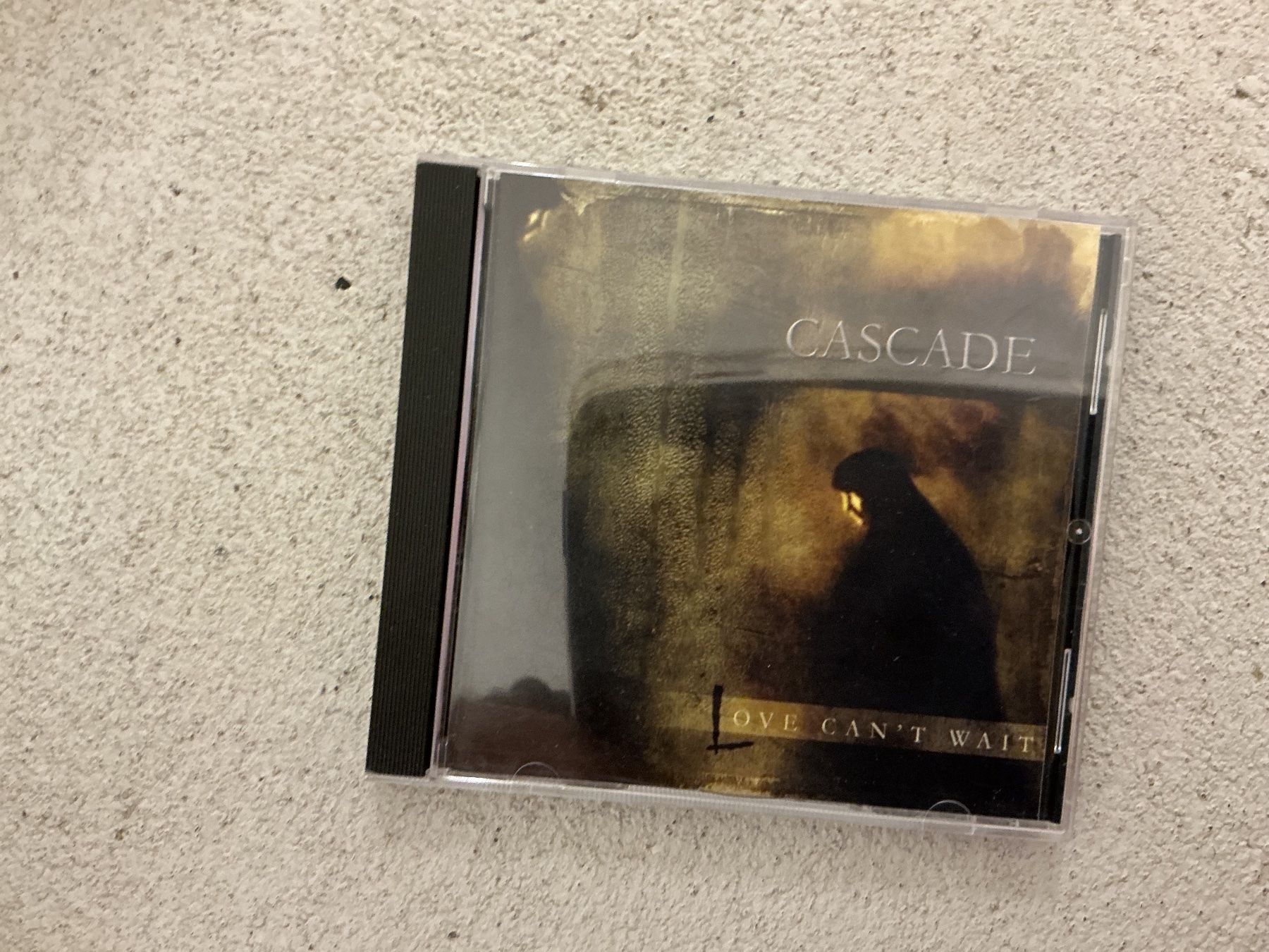 CD: CASCADE CD -  LOVE CAN'T WAIT – Usato da Winterthur venduto da Tumko_7_Vinyl