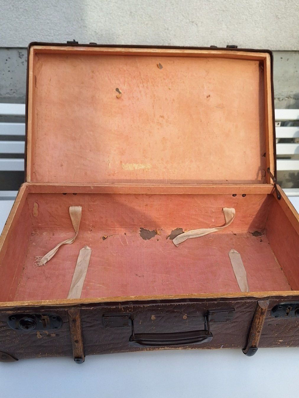 Valigie: antiker Koffer mit Holzbeschlag – Usato da Arlesheim venduto da shopradl 7