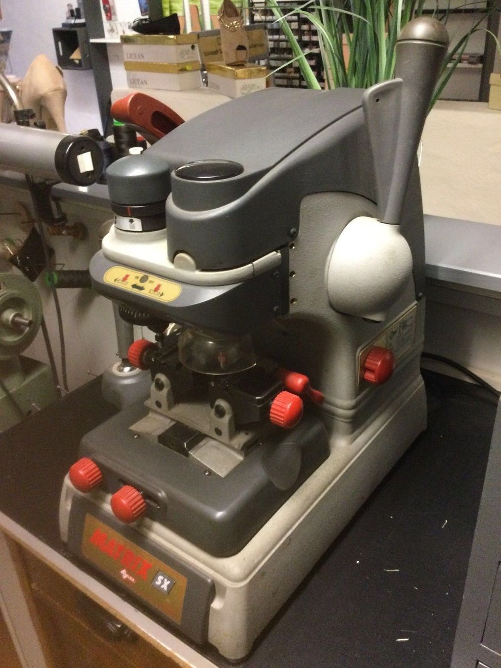 Tutte le macchine: Schlüsselkopiermaschine Matrix SX – Usato da Uhwiesen venduto da cinnaj 2