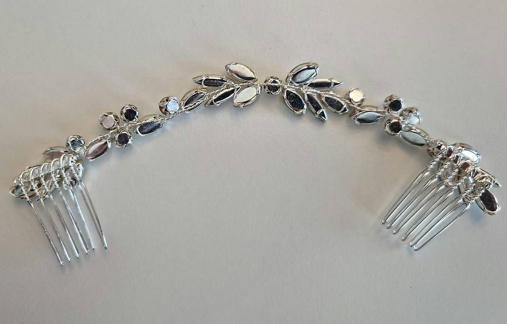 Orecchini pendenti & Orecchini a lobo: La Chia Ohrringe + Haarschmuck "Mia" Set – Nuovo (secondo la descrizione) da Triesenberg venduto da mbli2024 2