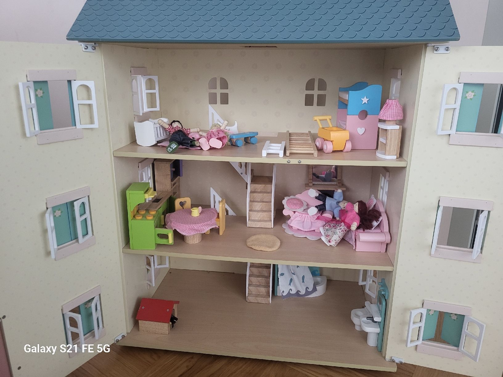 Maisons & Meubles de poupées: Puppenhaus Le Toy Van – D'occasion à Birmensdorf ZH par WahineNZ 1