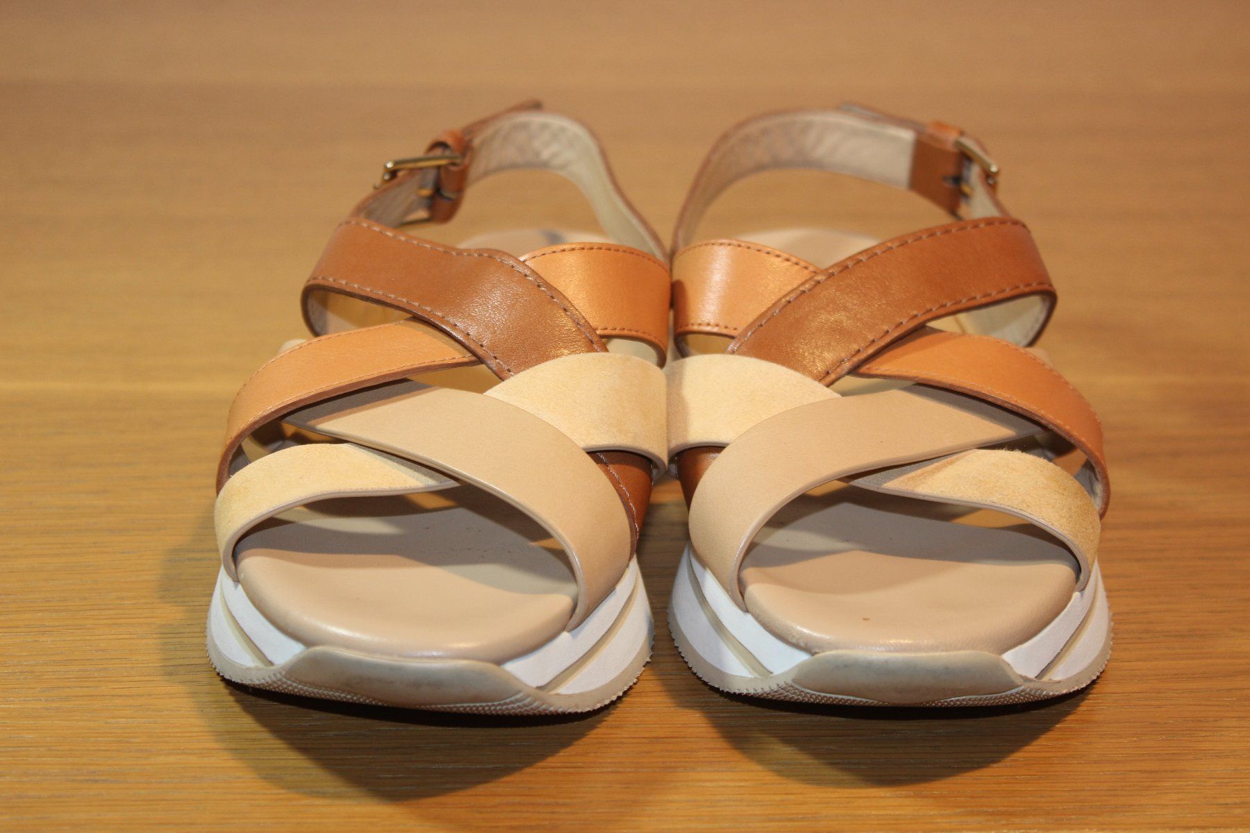 Hogan Scarpe da donna: HOGAN Damensandale, Gr. 39 – Usato da Basel venduto da Mila_Graf 3