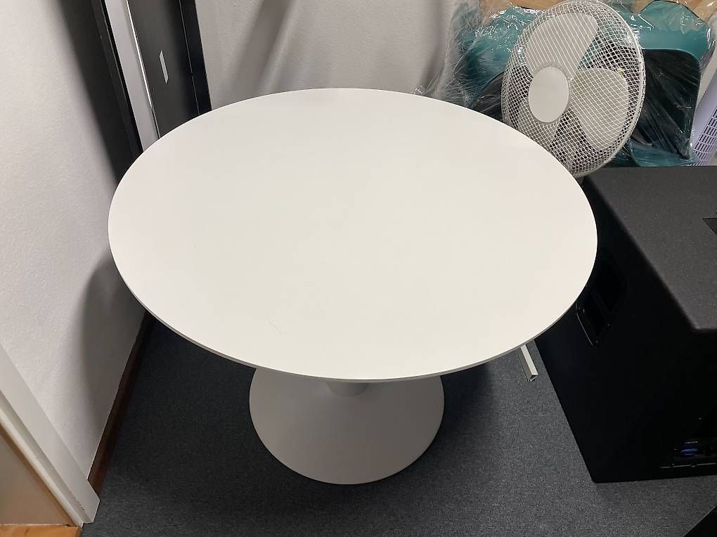 Tables: Runder Tisch Durchmesser 1m – D'occasion à Einsiedeln par hoppelholzer