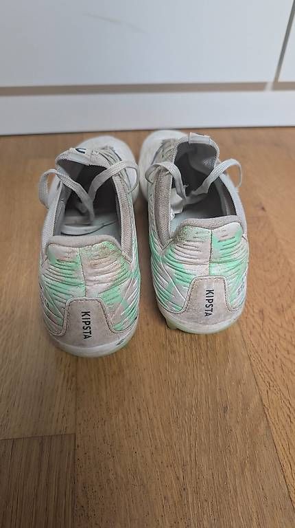 Decathlon Scarpe da uomo: Chaussure de Foot taille 42 – Usato da Renens VD venduto da arochat 1
