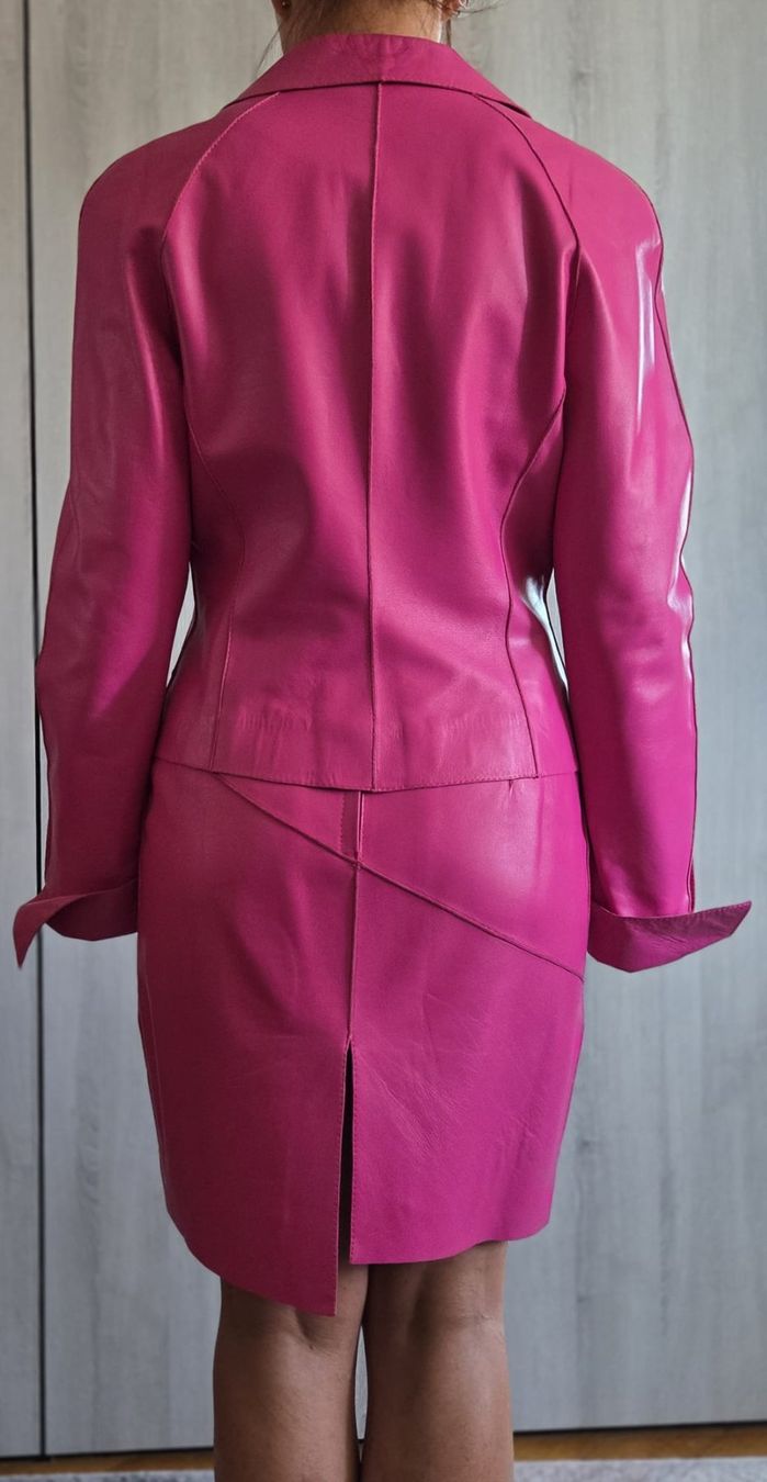 Completi & Tailleur: Ensemble en cuir, veste et jupe. Taille S. – Nuovo (secondo la descrizione) da Neuchâtel venduto da wikit 1