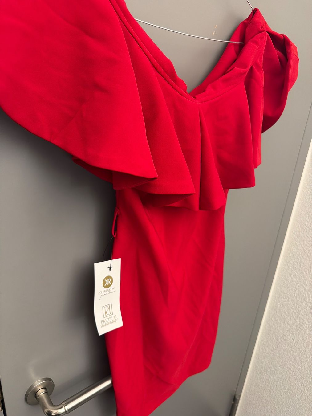 Vestiti: Rotes Kleid - nie getragen – Nuovo e nell'imballaggio originale da Küsnacht ZH venduto da car_s7vs 2