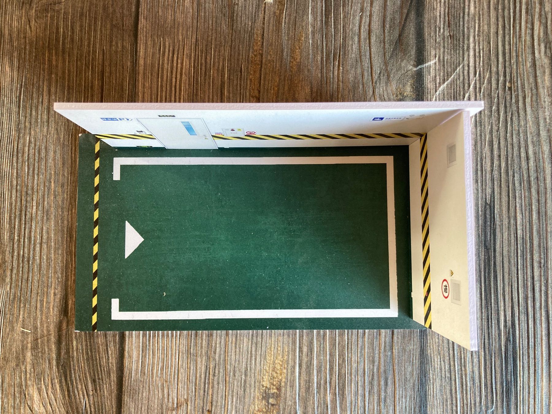 Kit di modellismo & Modellini statici: Diorama 1:32 Garage Modell Auto grün – Nuovo (secondo la descrizione) da Wetzikon ZH venduto da Boldeagle01 1
