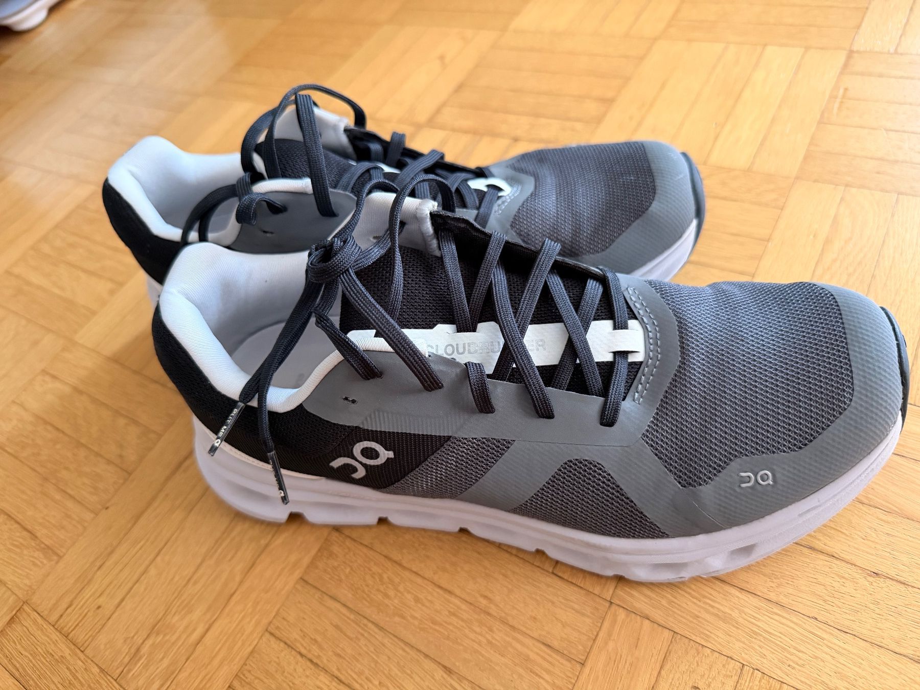 On Scarpe da uomo: On Cloudrunner W41 – Usato da Zürich venduto da vh.8038