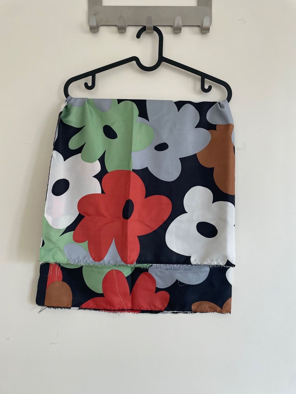 Foulards, Tücher & Schals: Foulard mit Blumen – Gebraucht aus Basel von schnudibu