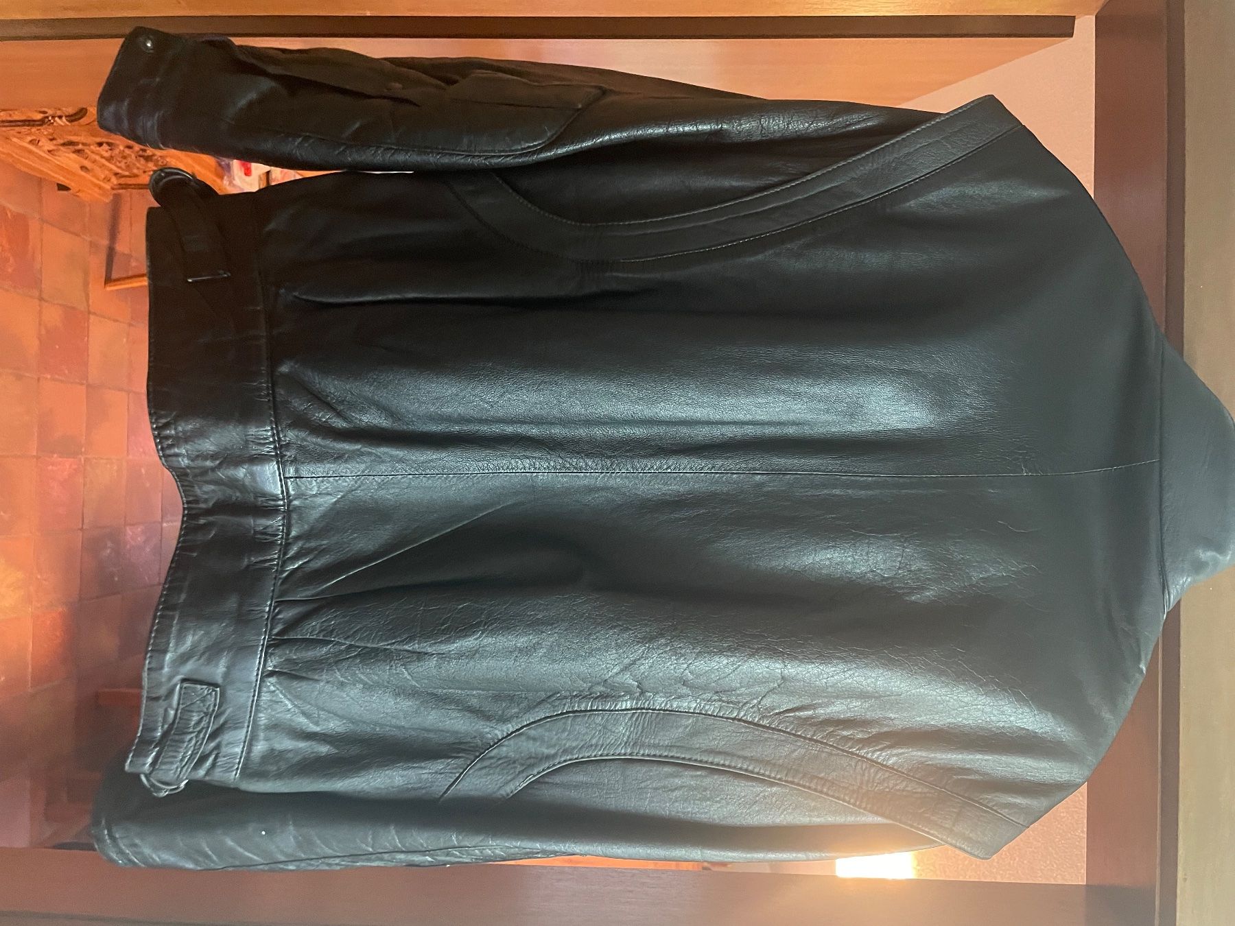 Vestes: Schwarze Lederjacke – D'occasion à Oetwil am See par 12P11P10P 1