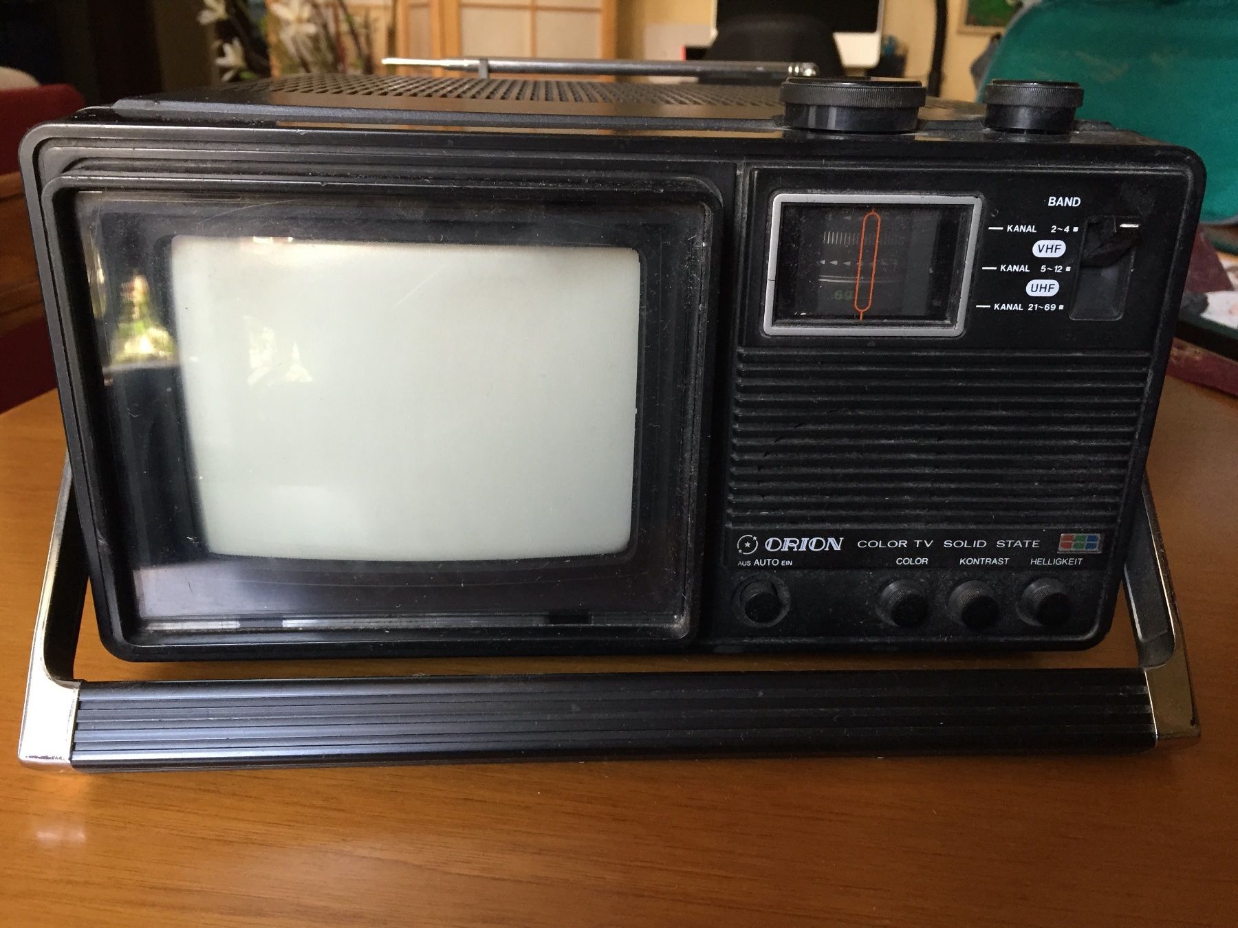 Fernseher: ORION-TELEVISORE PORTATILE A COLORI  -  ANNI '70 – Gebraucht aus PARADISO von  4