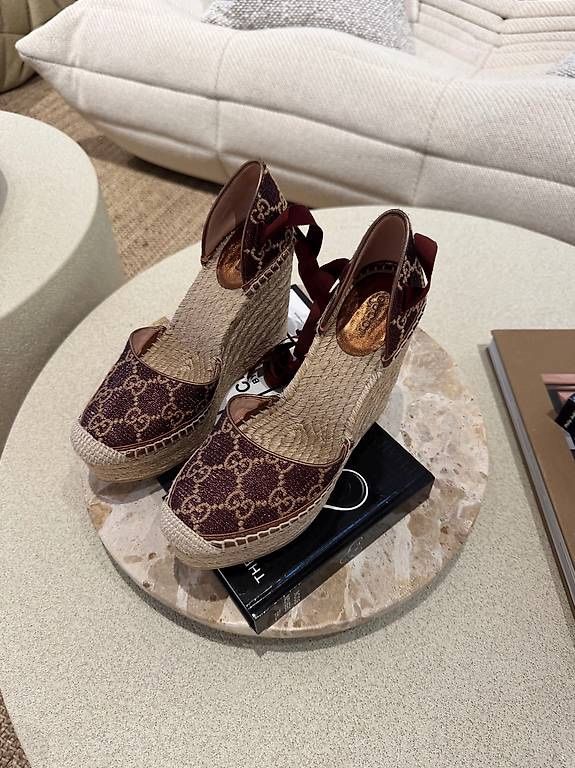 Gucci Chaussures femmes: GUCCI SANDALEN LOGO – Neuf (Voir description) à Schwyz par bofb 2