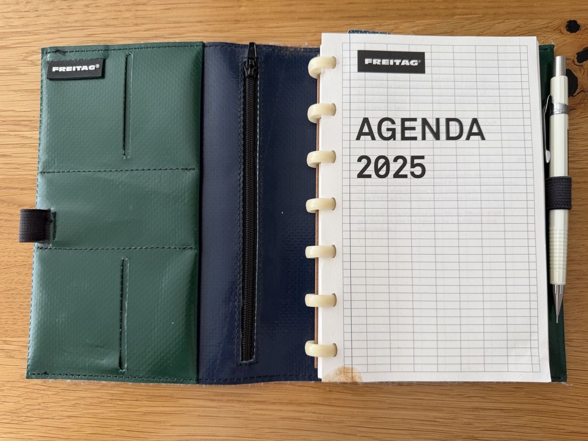 Calendriers: Freitag Agenda – D'occasion à Worben par pO0cahontas 1