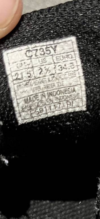 Asics Scarpe per ragazze: Asics 34.5 Hallenschuhe – Usato da Däniken SO venduto da powderdome 1