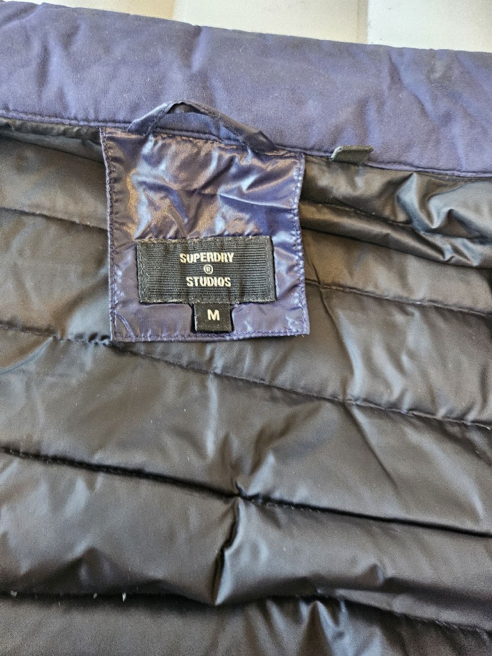 Superdry Giacche: Superdry Studios Steppjacke Grösse M Dunkelblau Daunenjacke – Usato da Degersheim venduto da wul_5vdb 3