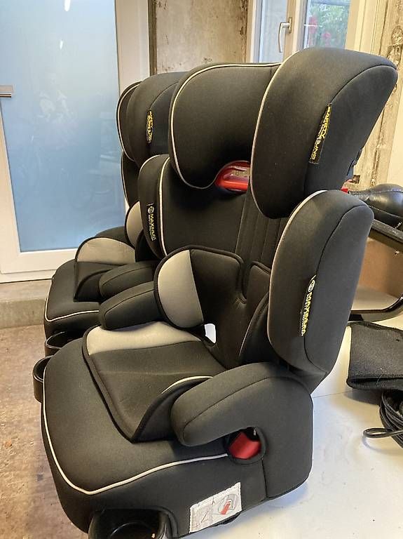 Seggiolini per auto: Kinderautositz-2stk – Usato da Kirchberg BE venduto da ang_d2z2 1
