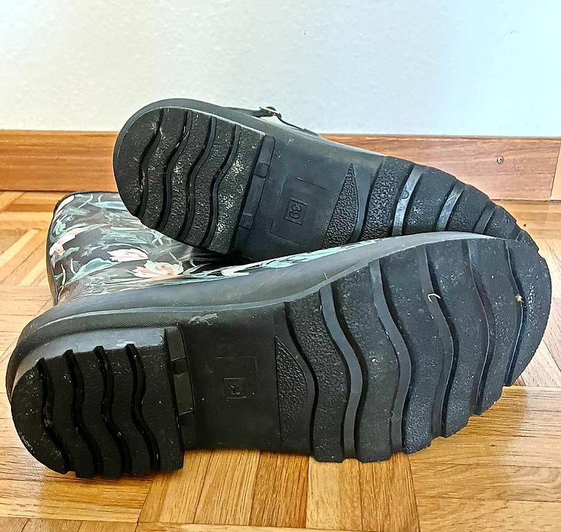 Damenschuhe: Gummistiefel Florales Muster – Gebraucht aus Wettingen von Ricolino2025 4