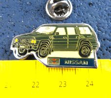 NISSAN PATROL SUV AUTO PIN GLASIERT GESTEMPELT