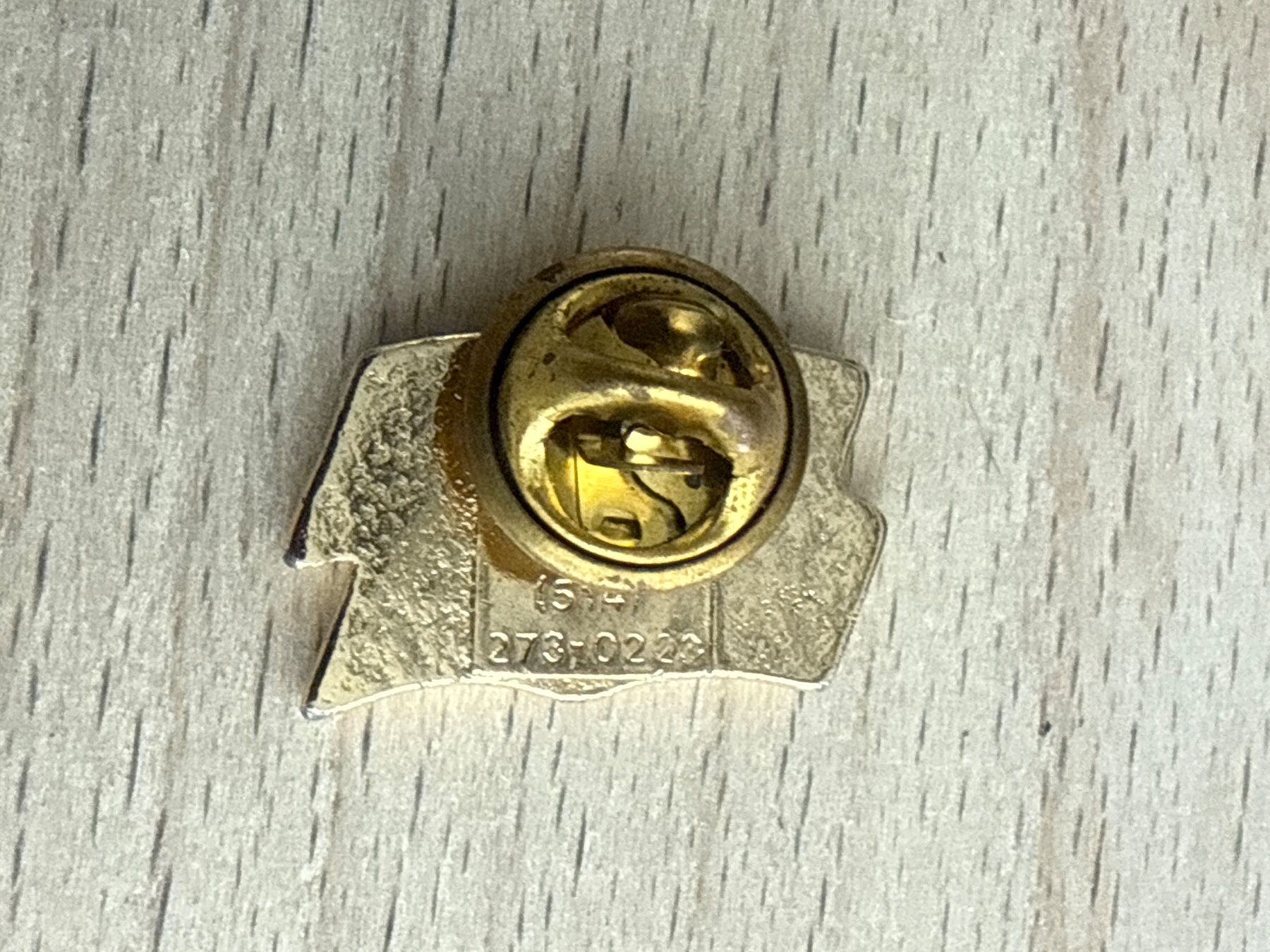 Placchette & Badge: Pin Québec pour tout lire – Usato da Glattbrugg venduto da Schweigmatt 1