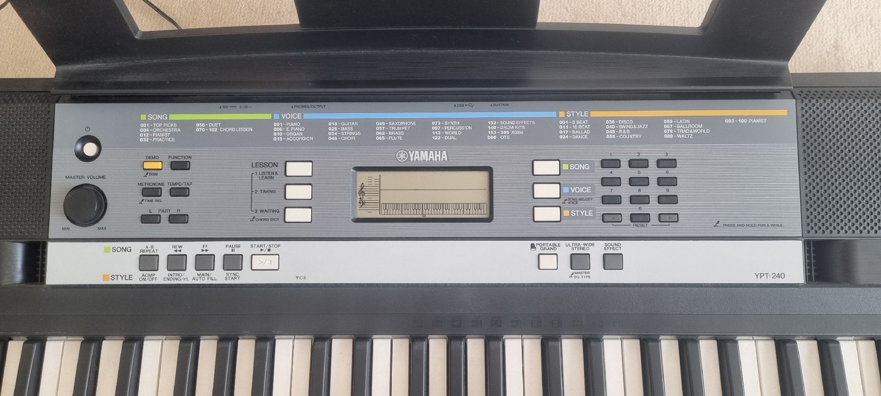 Yamaha Strumenti musicali: Yamaha YPT-240 Keyboard – Usato da Horgen venduto da cha_17 1