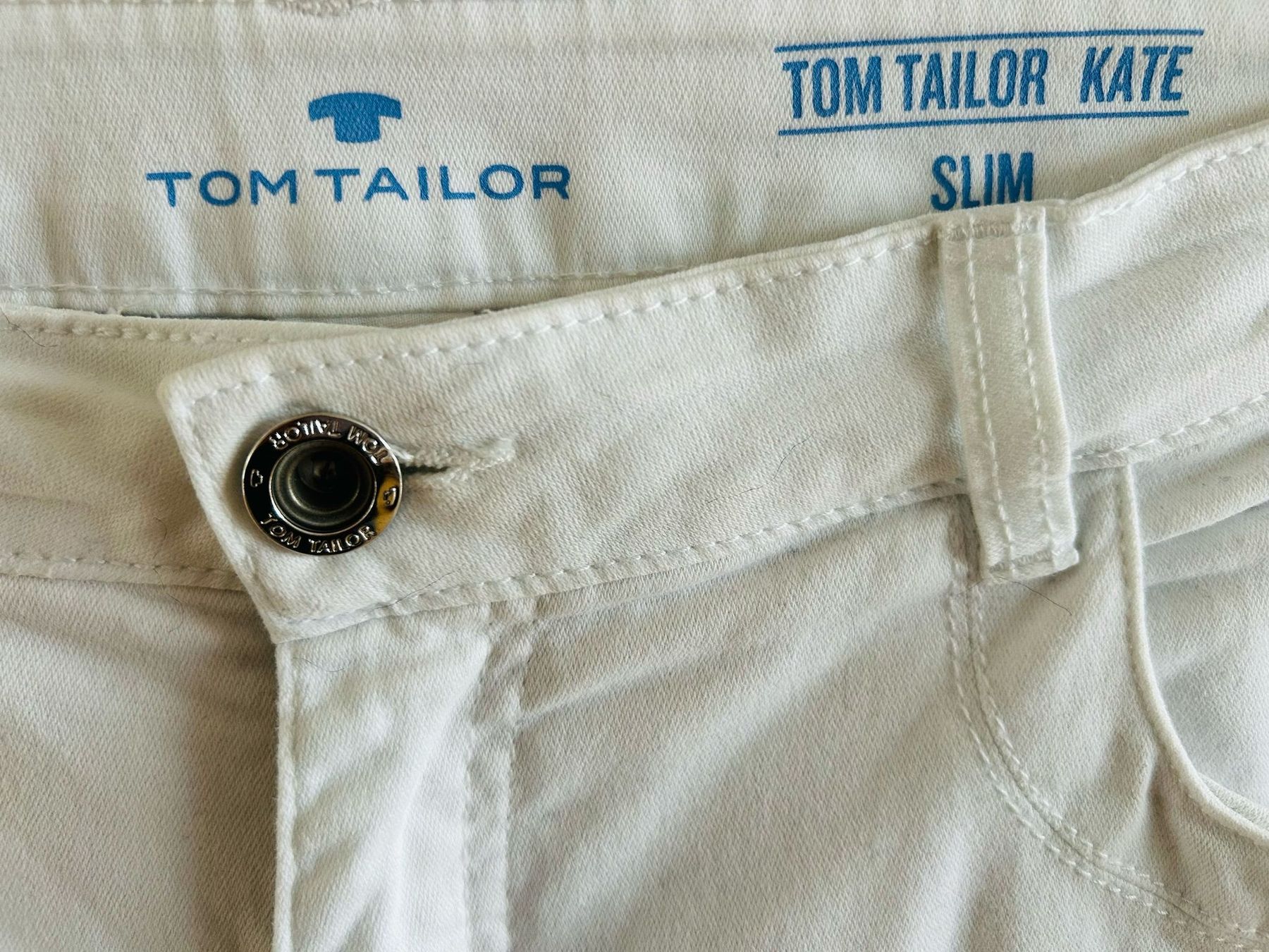 Tom Tailor Pantaloni: Weisse Tom Tailor Kate Slim Jeans Gr. 32/32 – Usato da Wädenswil venduto da coconut1289 1