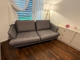 Sofa für 2-3 Personen. Sehr guter Zustand