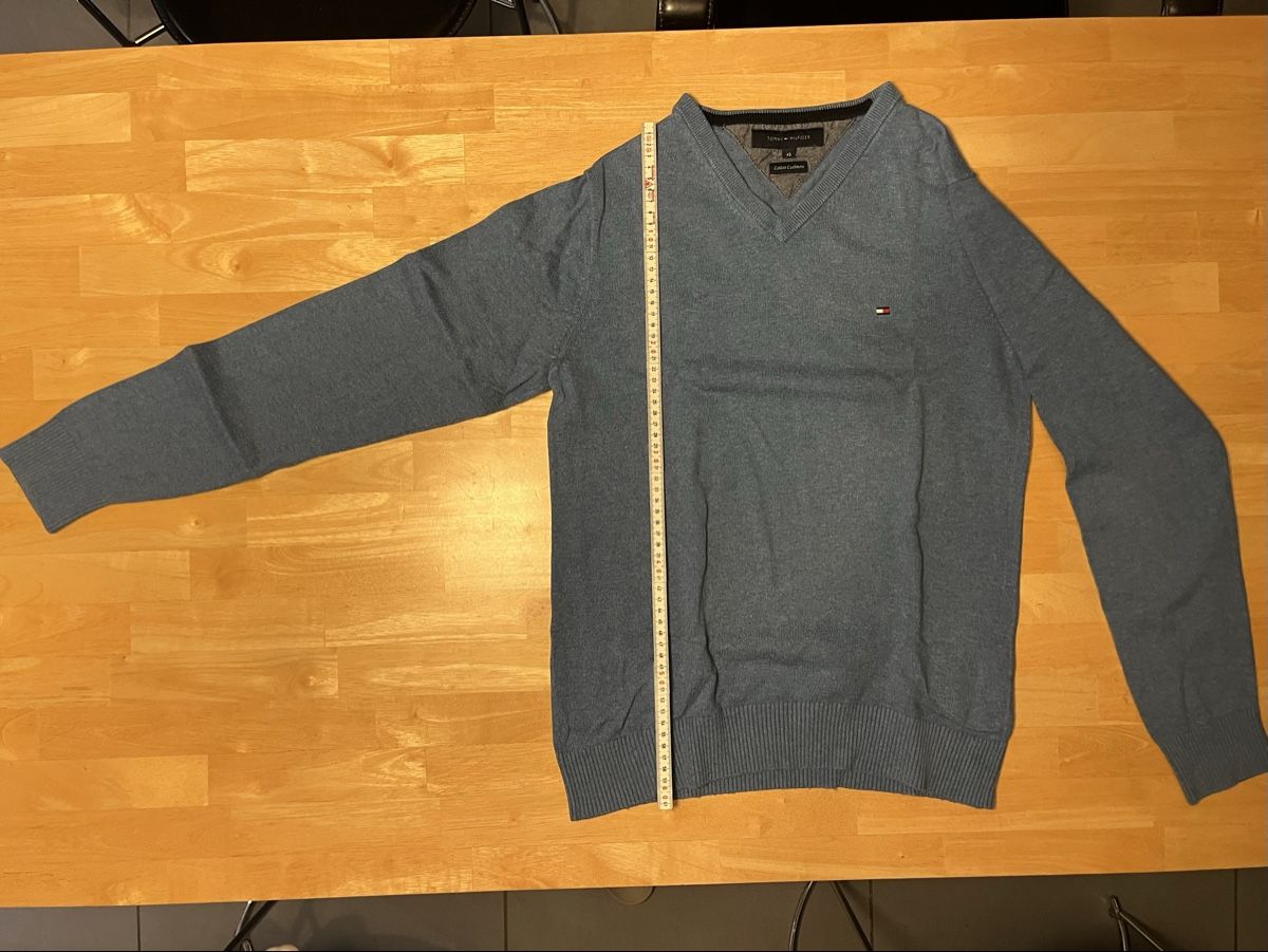 Maglioni & Felpe: Pull col V XS homme Tommy Hilfiger bleu clair – Usato da Biel/Bienne venduto da Jan_321 1