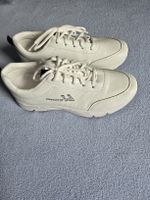 Weisse Sneaker, sportlich und elegant, Grösse 39