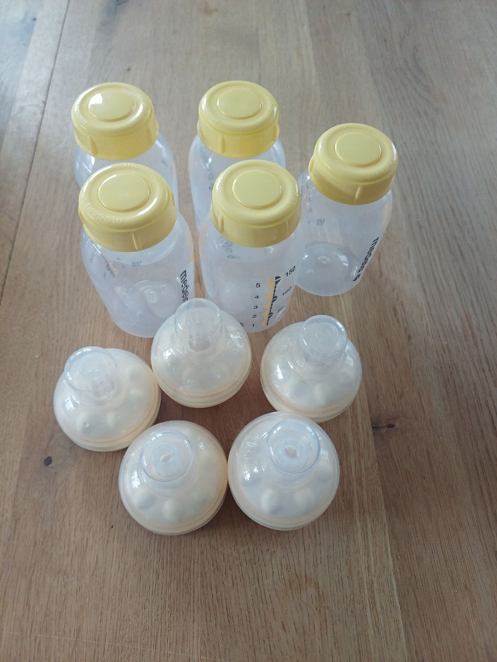 Medela Baby-Mahlzeiten: Medela Muttermilchflaschen und Sauger – Gebraucht aus Boltigen von Taba07