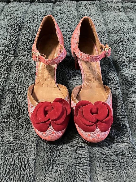 Scarpe da donna: Chie Mihara Pumps Gr. 37,5 – Usato da Lyss venduto da stubenwagen 4