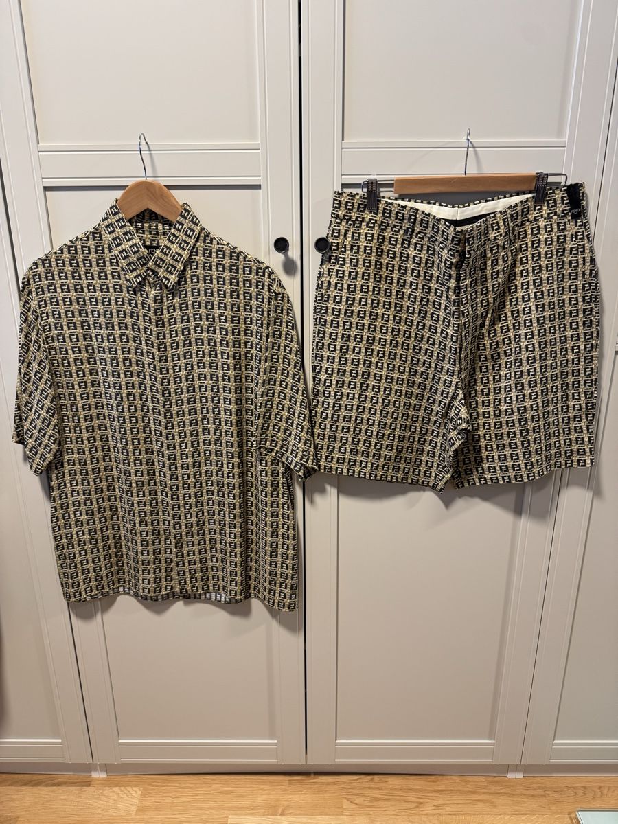 Fendi Lotti di vestiti: Original FENDI Monogram Hemd & Shorts – Nuovo (secondo la descrizione) da Reinach BL venduto da Nushka89