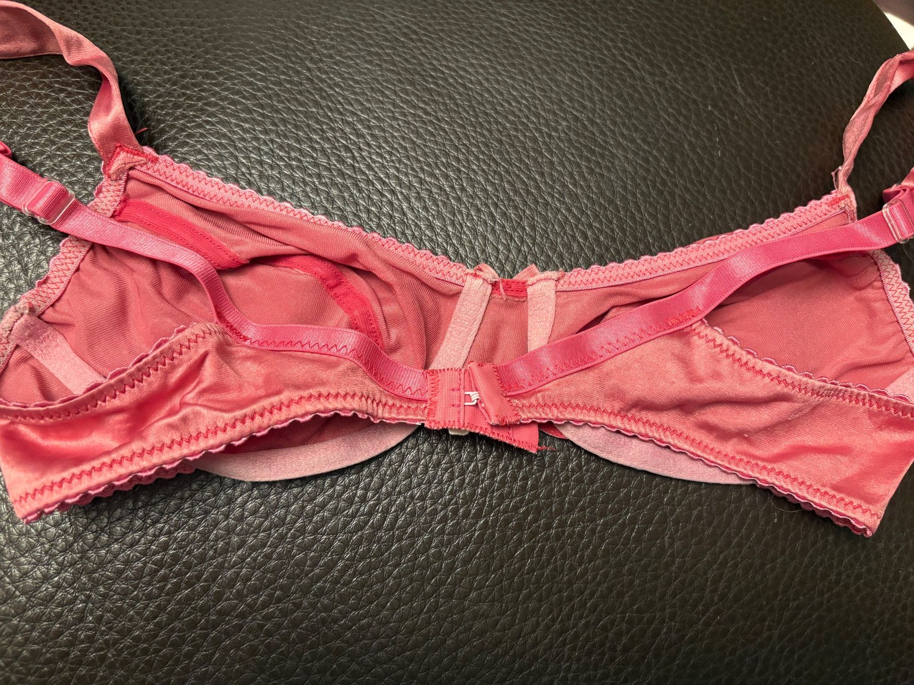 Altra biancheria intima: Soutien-gorge rose satiné, élégant et confortable – Usato da Lausanne venduto da milou201619 3