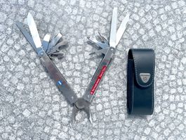 Victorinox SwissTool PAT PEND 26 Funktionen mit Lederetui