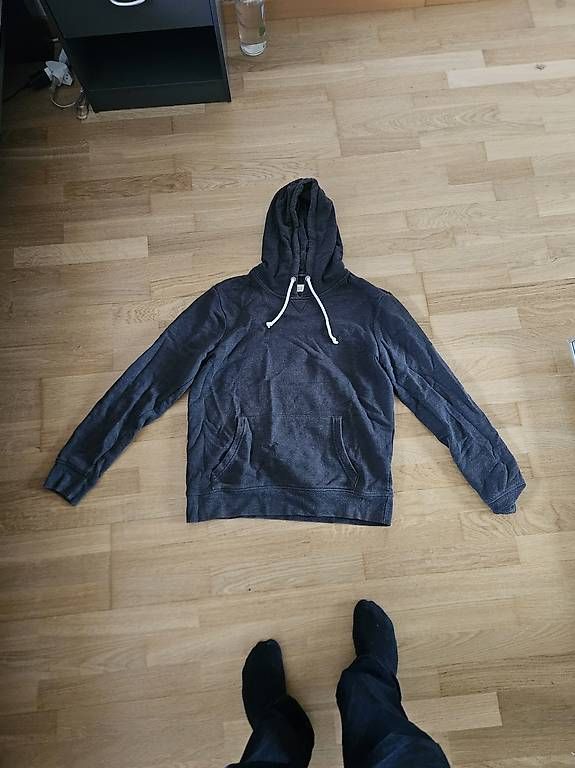 Maglioni & Felpe: Grauer Pullover Grösse M – Usato da Zürich venduto da Kohlo 1