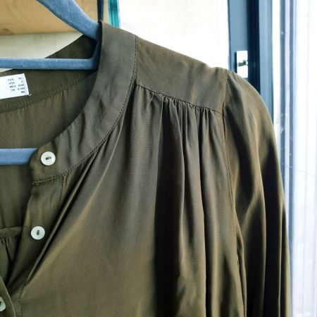 🐸 MANGO OLIVGRÜNE VISKOSE BLUSE XS