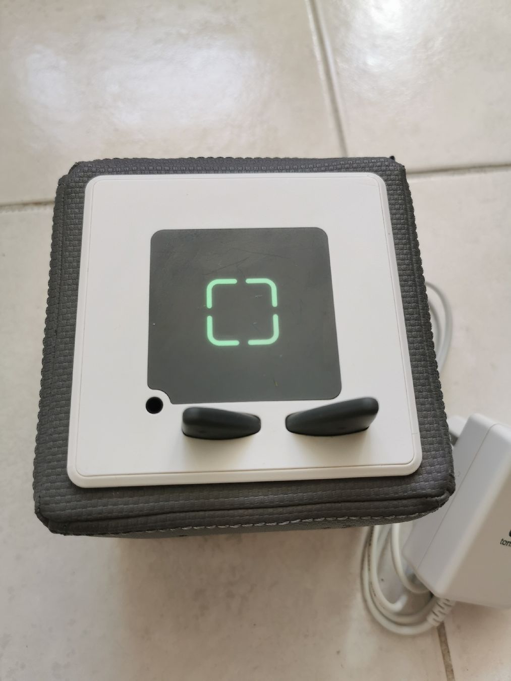 Tonies Jouets: Anthrazite graue Toniebox mit Ladestation – D'occasion à Brunnen par JJaime