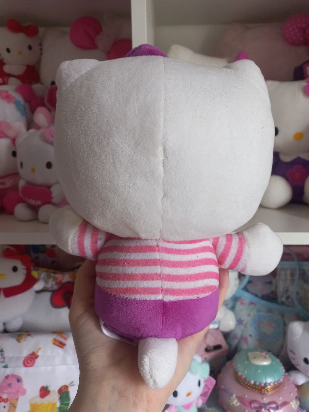 Hello Kitty Giocattoli: Hello Kitty Plüschtier - Sanrio – Usato da Wangen b. Olten venduto da SecondStory4u 1