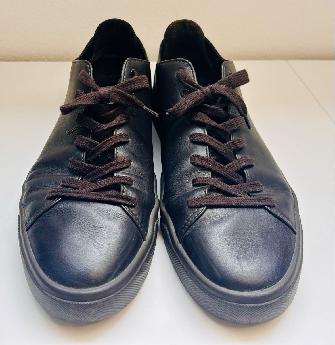 Herrenschuhe: VOR Low-Top Sneaker aus schwarzem Leder – Gebraucht aus Zürich von eka_5xfb 1