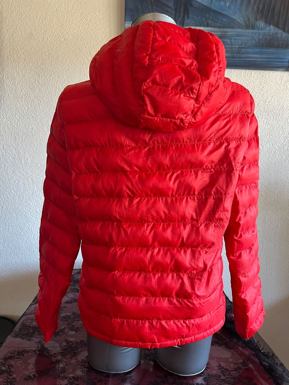 Levi's Giacche: Doudoune Levi's rouge, taille M, comme neuve – Usato da Chézard-St-Martin venduto da Cheyenne_75 2