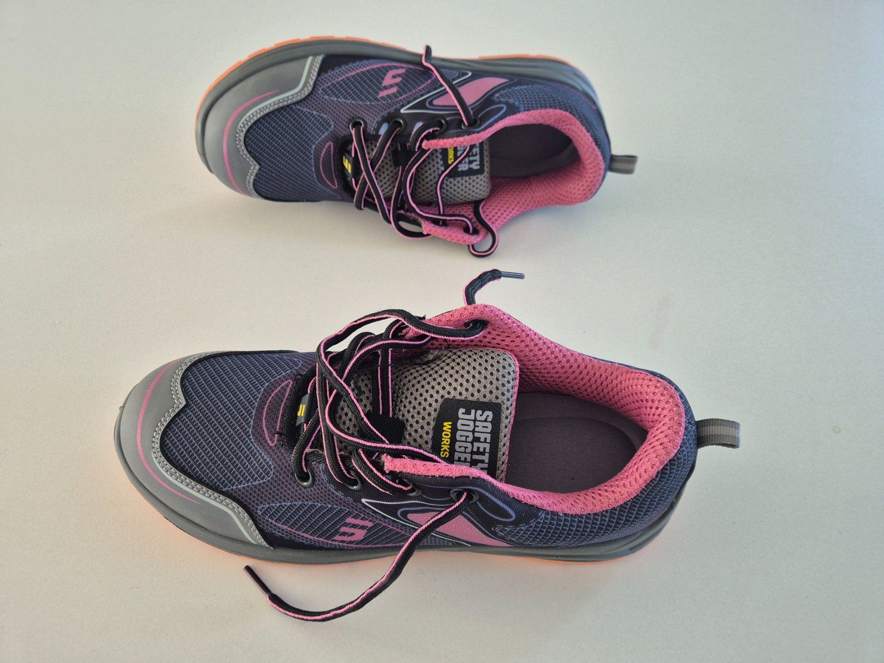 Scarpe da donna: Sicherheitschuh mit Stahlkappe Grösse 40 – Nuovo (secondo la descrizione) da Hirzel venduto da fboti