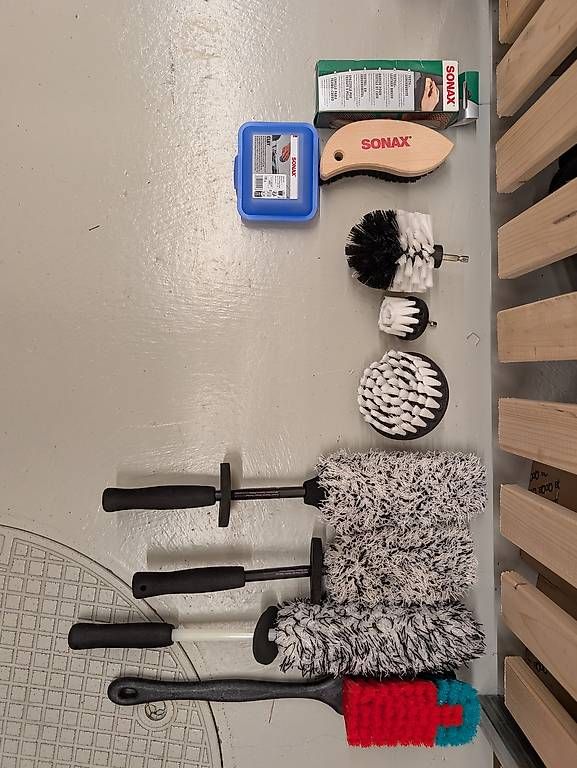 Altro per la casa: Reinigungsset Auto – Usato da Chur venduto da Sar_ah