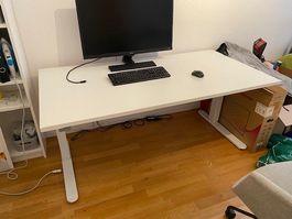 Höhenverstellbarer Schreibtisch 160 x 80, weiss