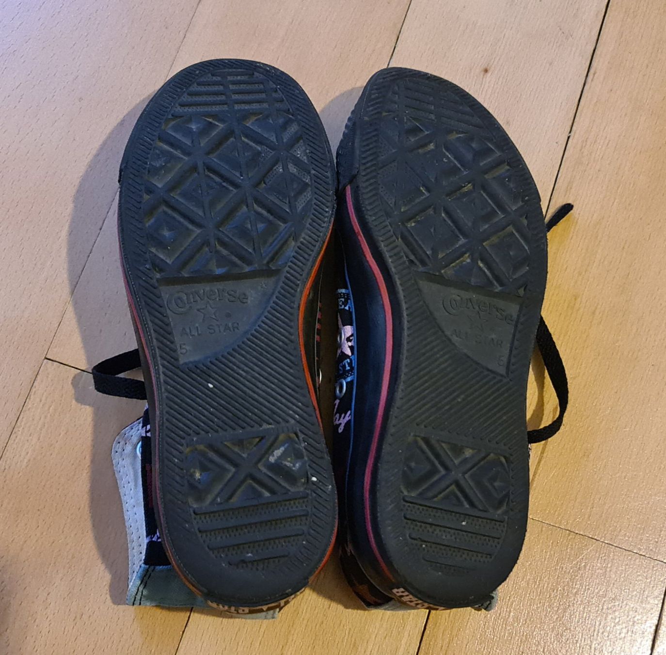 Herrenschuhe: Converse Chuck Taylor High 37.5 – Gebraucht aus Wallisellen von ast_2cxw 3