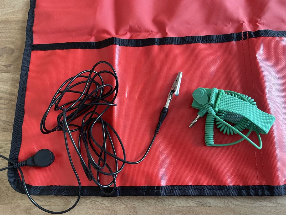 Tous les outils: Portable Anti-Statikmatte – D'occasion à Ostermundigen par Master05