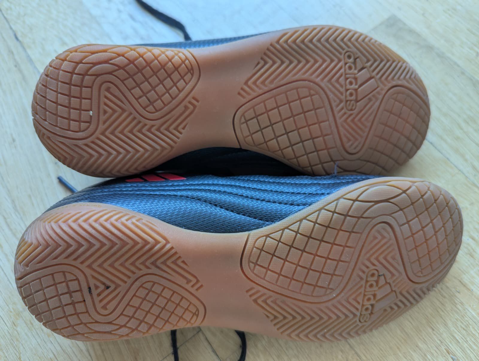 Adidas Schuhe für Jungen: Fussballschuhe – Gebraucht aus Zug von mia_yvt2 1