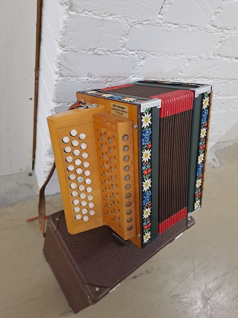 Strumenti musicali: schwyzerorgeli ton B  – Usato da Villeneuve venduto da BibiVintage 3